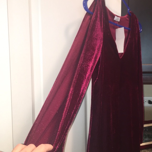 Tobi red velvet open sleeve dress - Picture 3 of 4